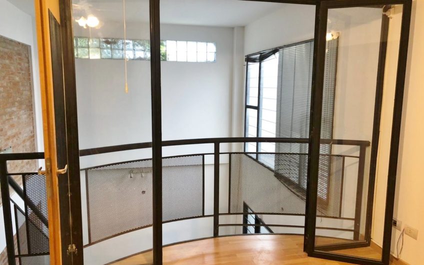 Triplex Tipo Loft en Edificio PH. Terraza Propia!