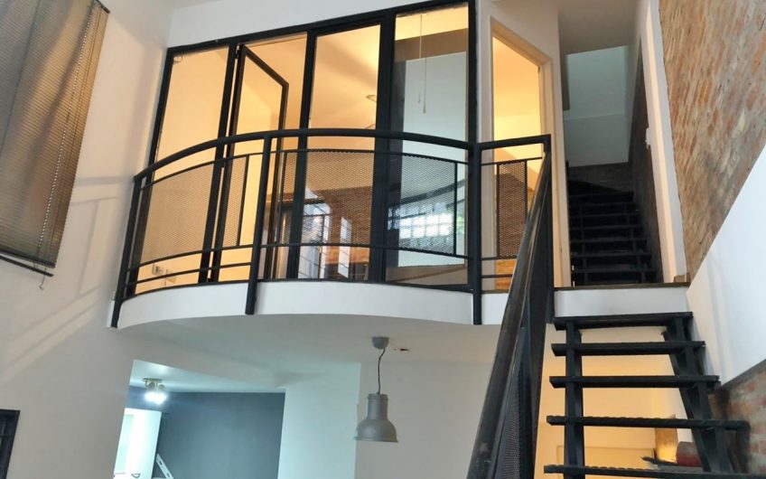 Triplex Tipo Loft en Edificio PH. Terraza Propia!